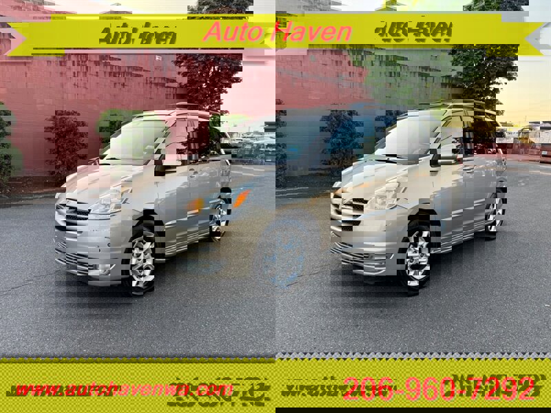 Used 2004 Toyota Sienna XLE Limited image 1