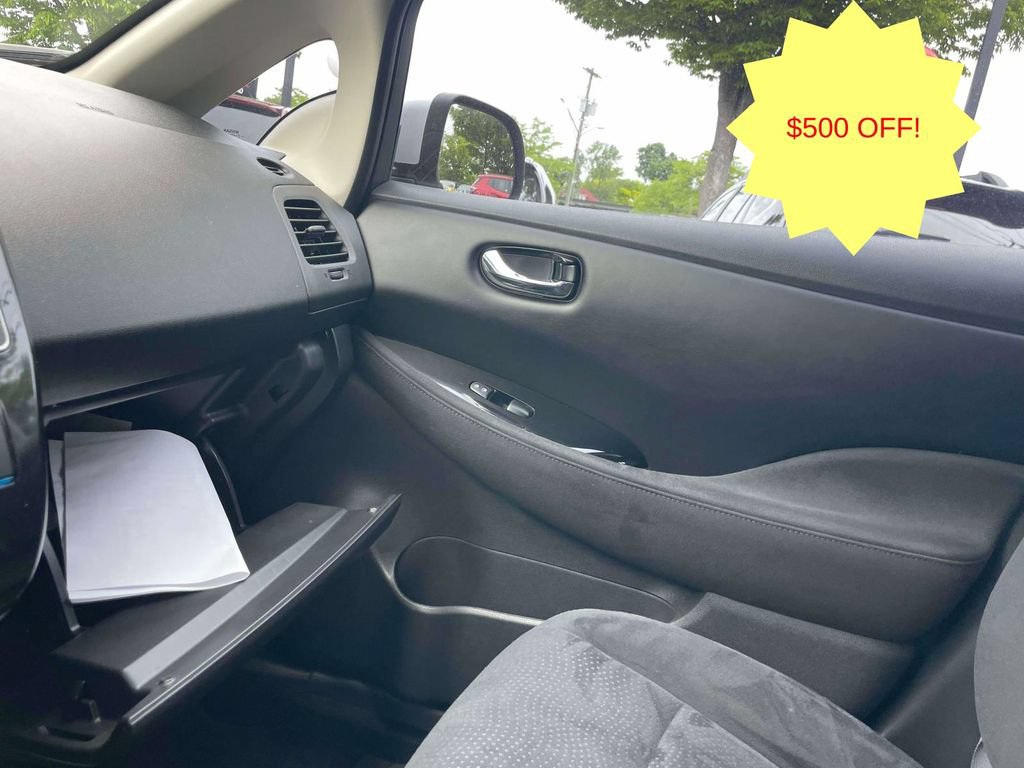 Used 2016 Nissan Leaf SV w/ Premium Package FWD image 32