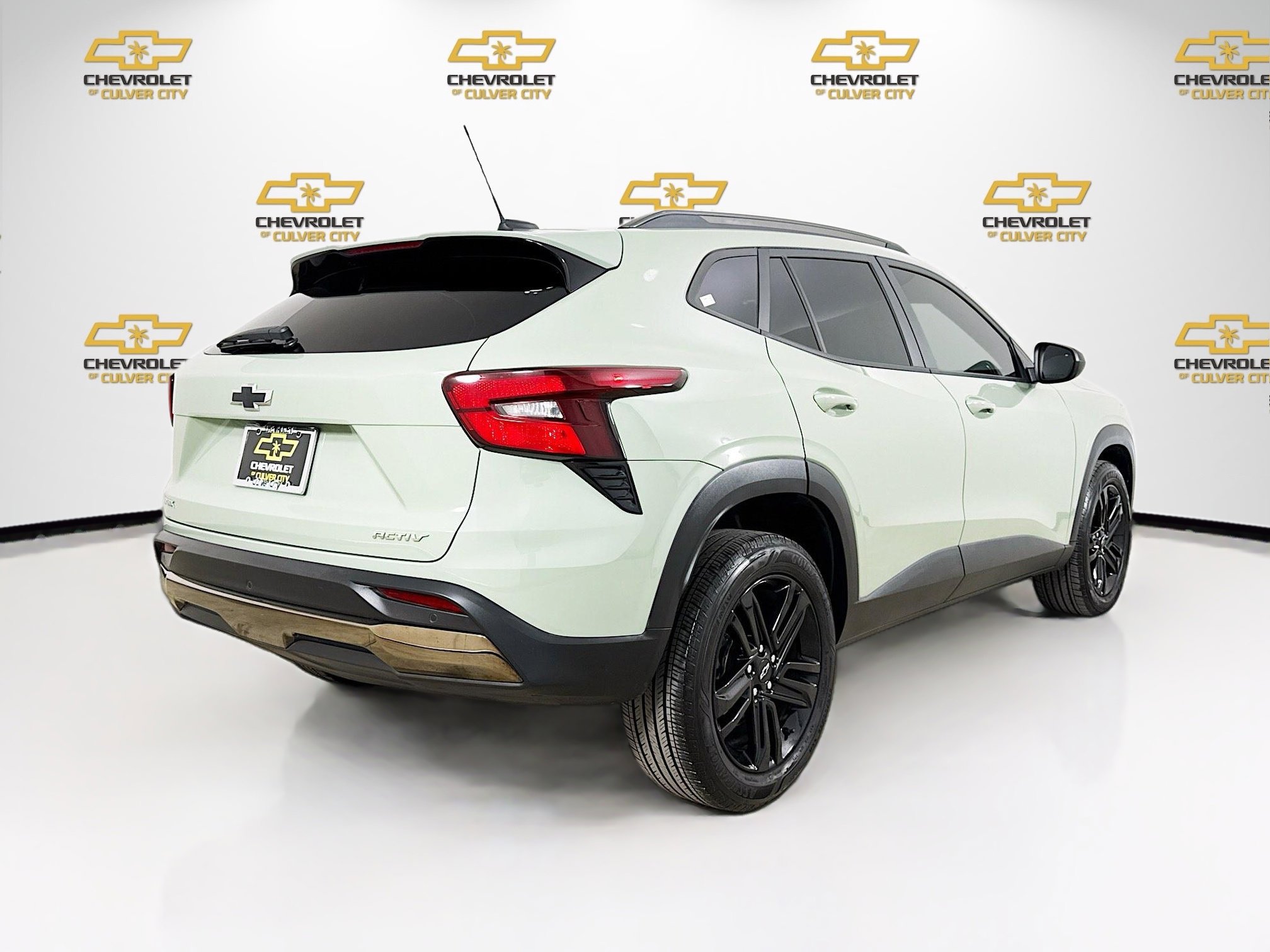 Used 2024 Chevrolet Trax ACTIV w/ Sunroof Package image 7