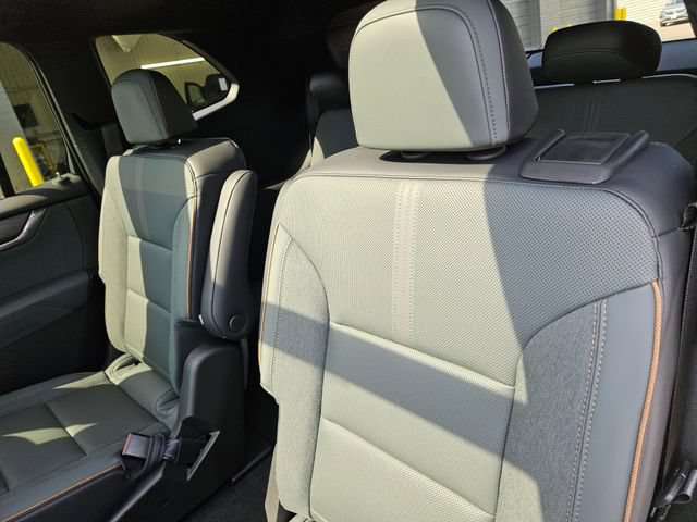 New 2026 GMC Acadia AT4 w/ Luxury Package AWD/4WD image 16