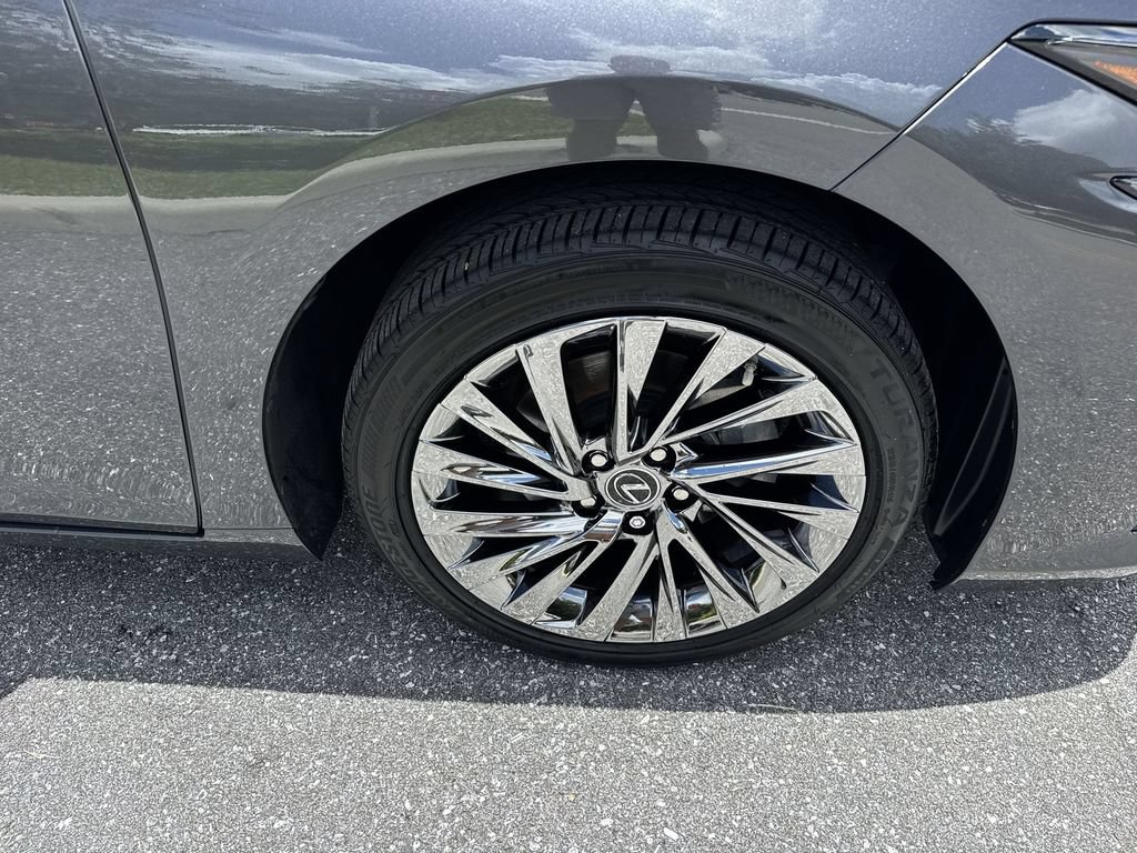 Used 2024 Lexus ES 300h Ultra Luxury w/ Accessory Package (Z2) FWD image 60