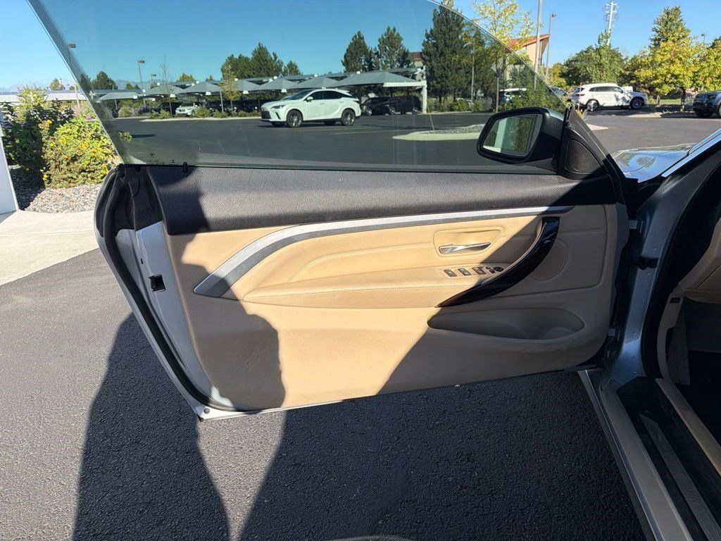 Used 2016 BMW 428i xDrive Convertible AWD/4WD image 10