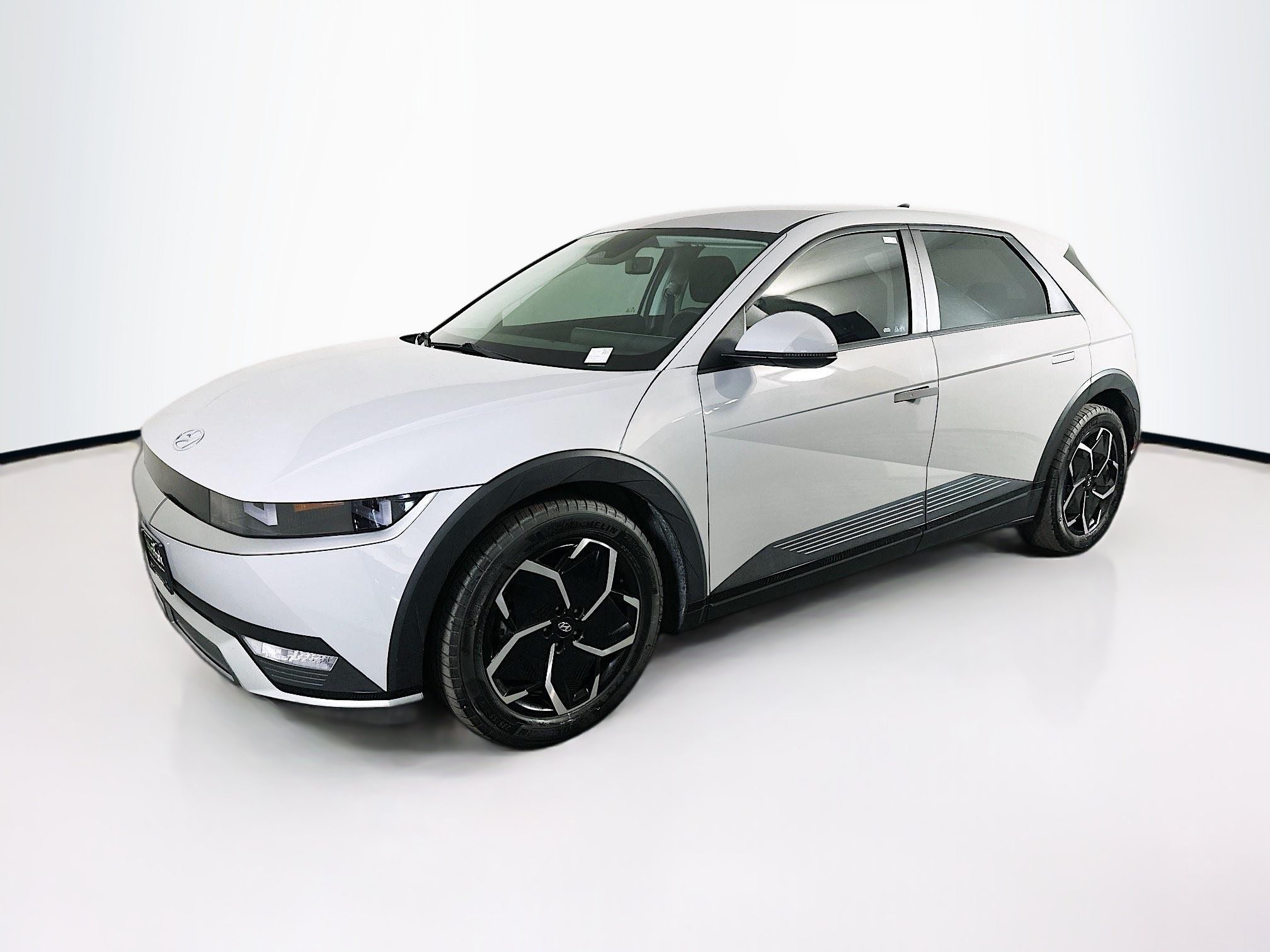 Used 2023 Hyundai Ioniq 5 SE AWD/4WD image 3