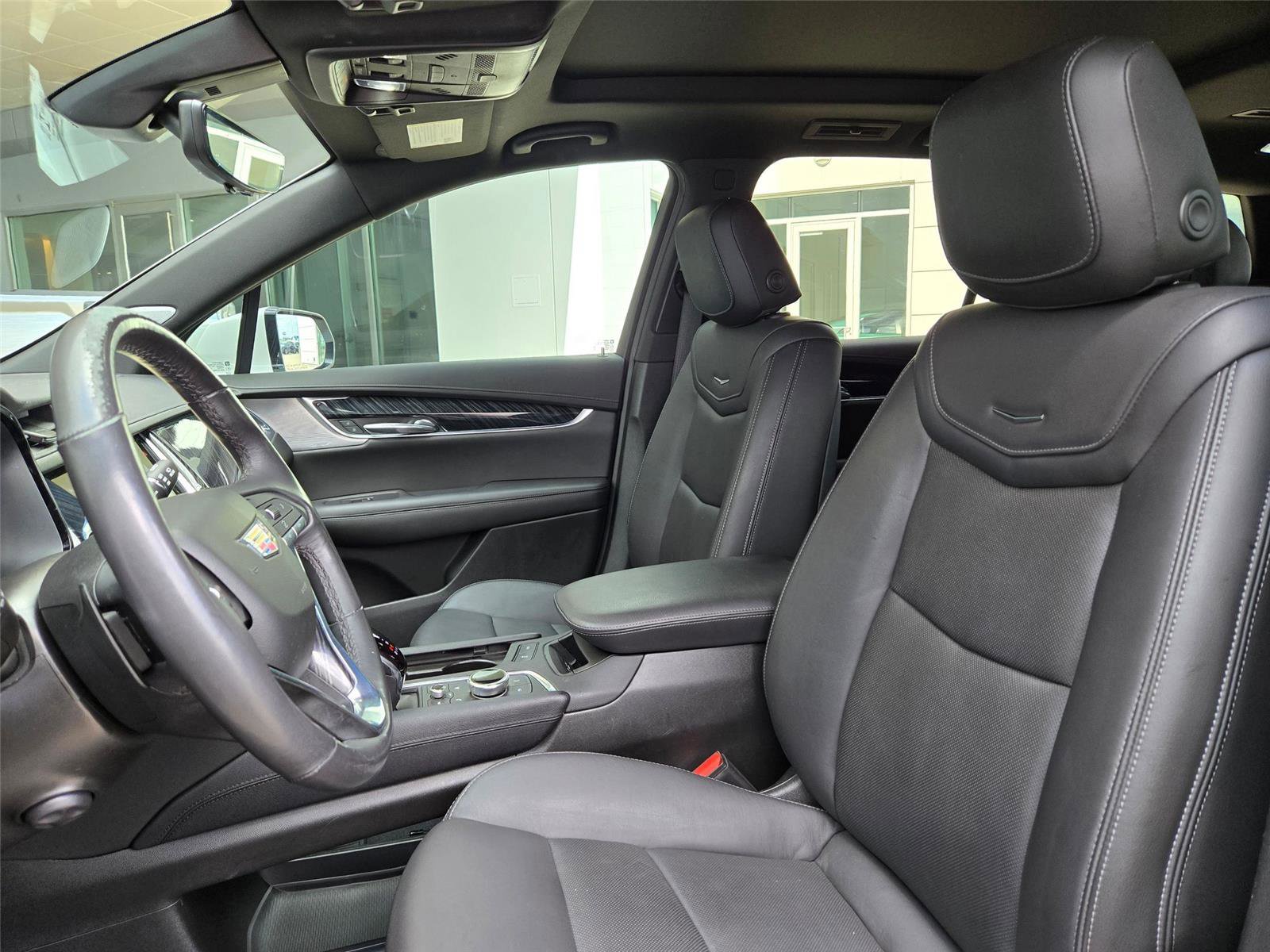 Used 2023 Cadillac XT6 Premium Luxury w/ Technology Package FWD image 29