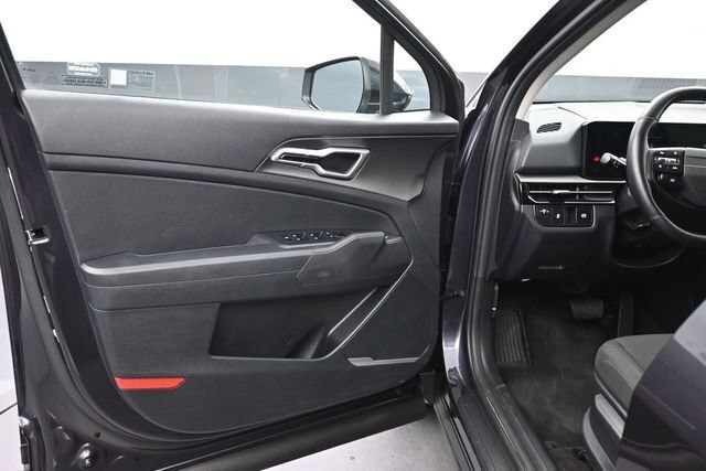 Used 2026 Kia Sportage LX FWD image 16