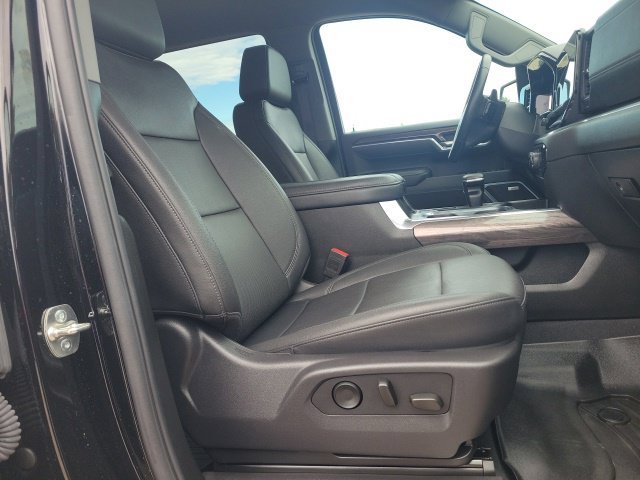 Used 2025 Chevrolet Silverado 1500 LTZ AWD/4WD image 16