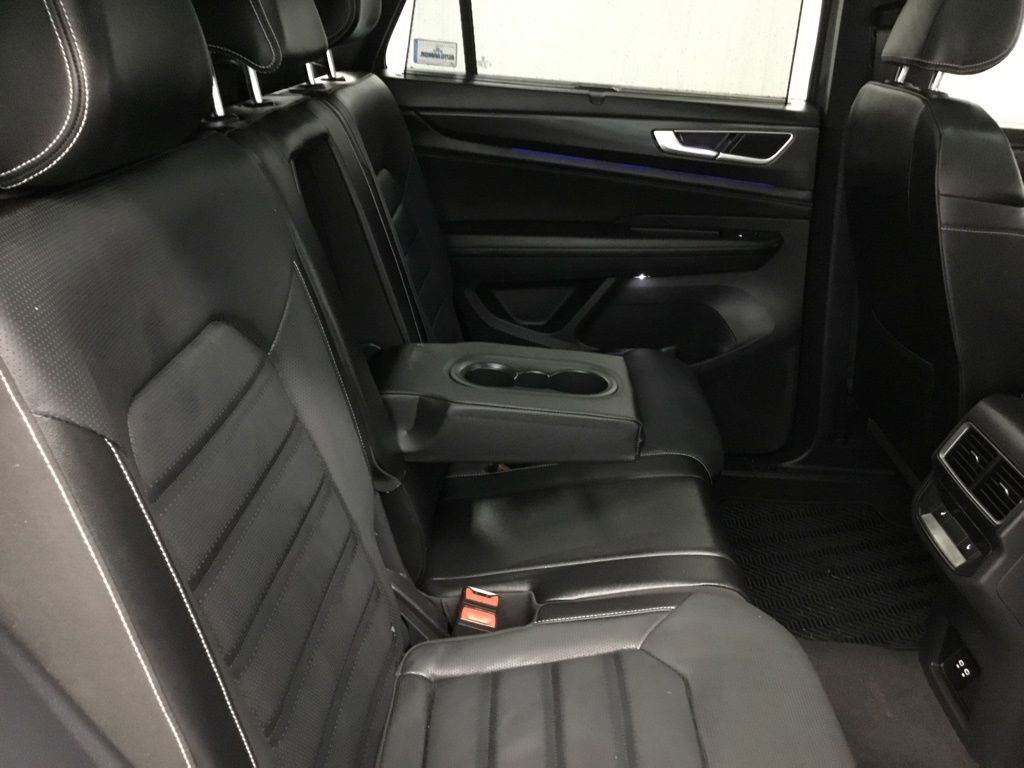 Used 2024 Volkswagen Atlas Cross Sport SEL R-Line AWD/4WD image 47