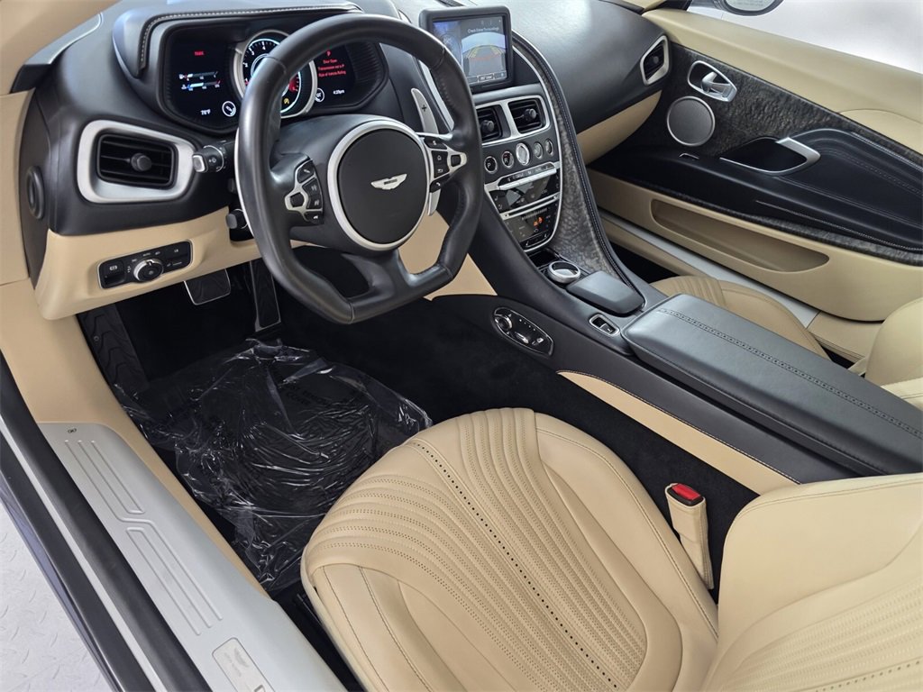 Used 2023 Aston Martin DB11 Coupe image 10