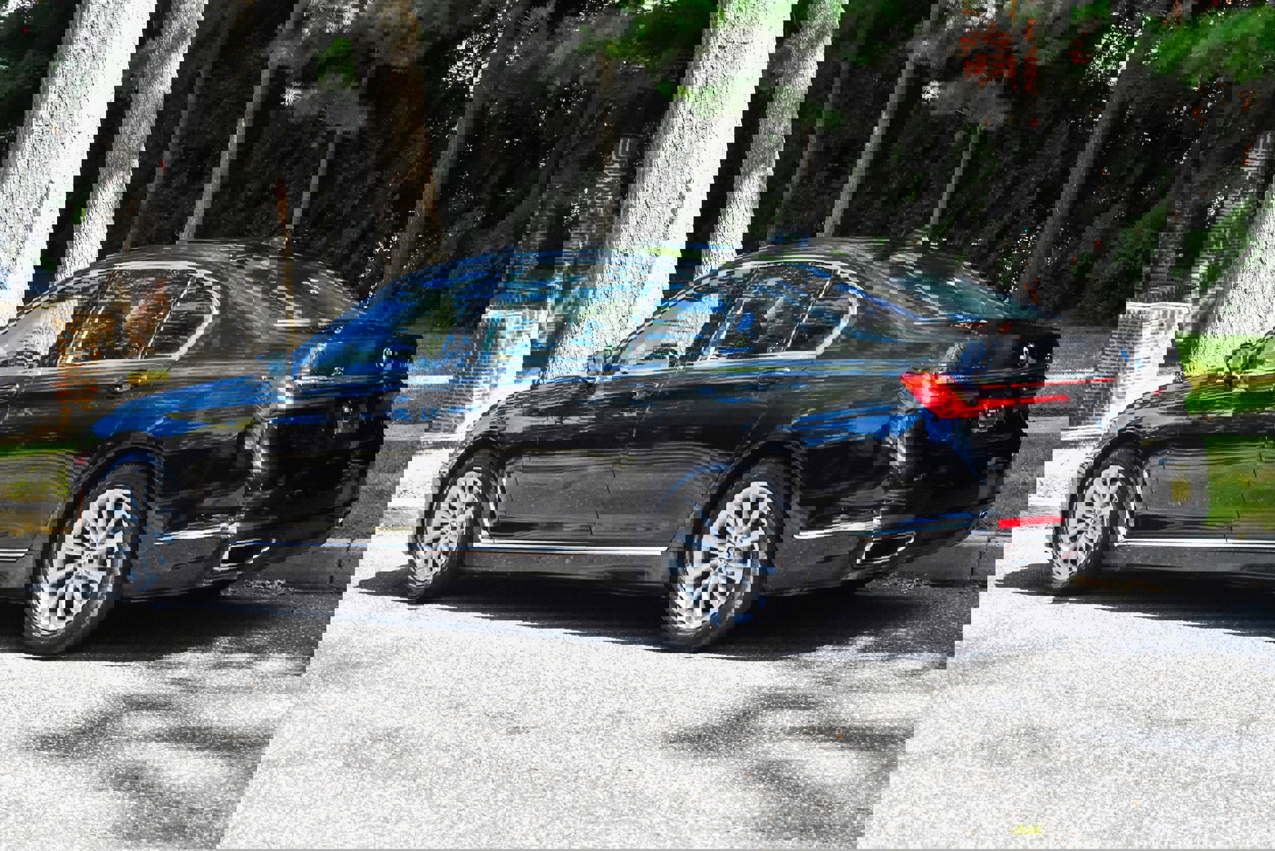 Used 2020 BMW 740i xDrive w/ Cold Weather Package image 6