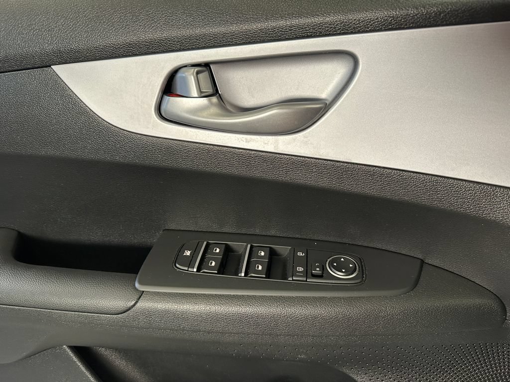 Used 2024 Kia Forte LXS w/ LXS Technology Package FWD image 18