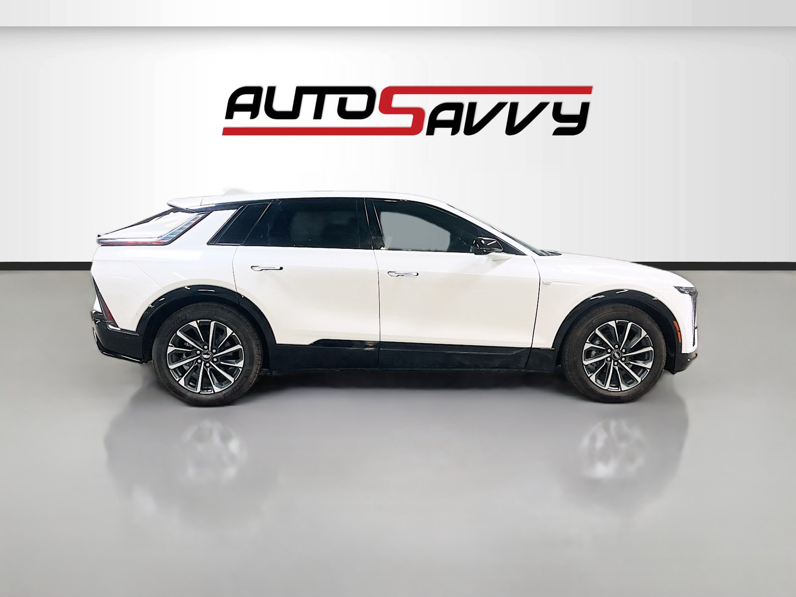 Used 2025 Cadillac Lyriq Sport w/ LPO, Floor Liner Package AWD/4WD image 8