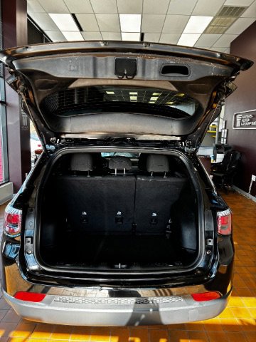 Used 2025 Jeep Compass Sport image 14