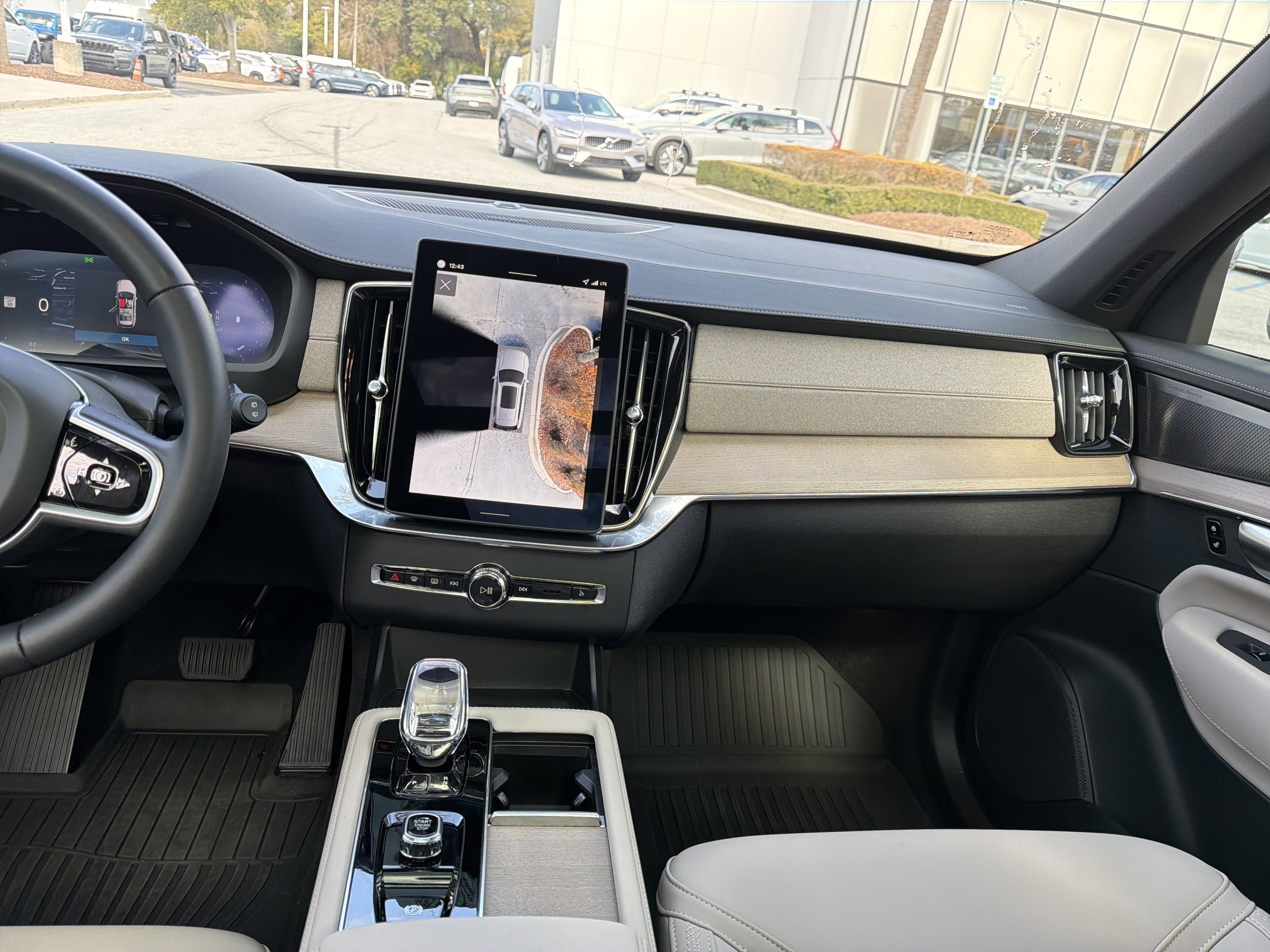 Used 2026 Volvo XC90 B6 Plus w/ Protection Package Premier image 31