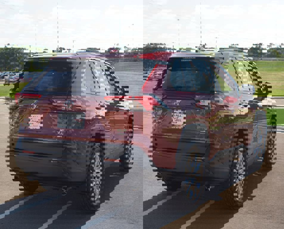 Used 2025 Toyota RAV4 XLE Premium image 19