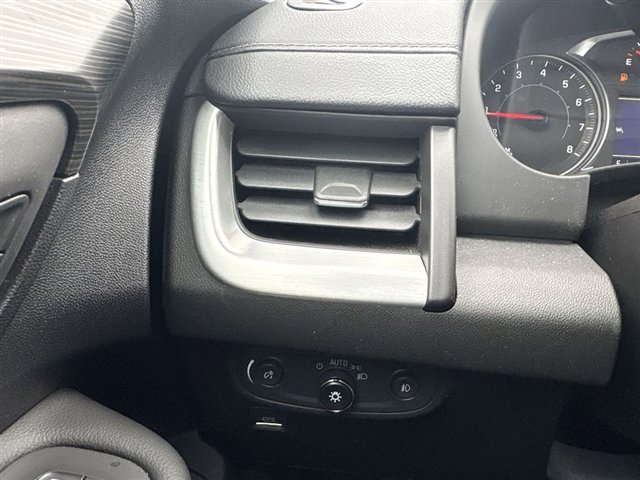 Certified 2024 GMC Terrain SLT FWD image 17