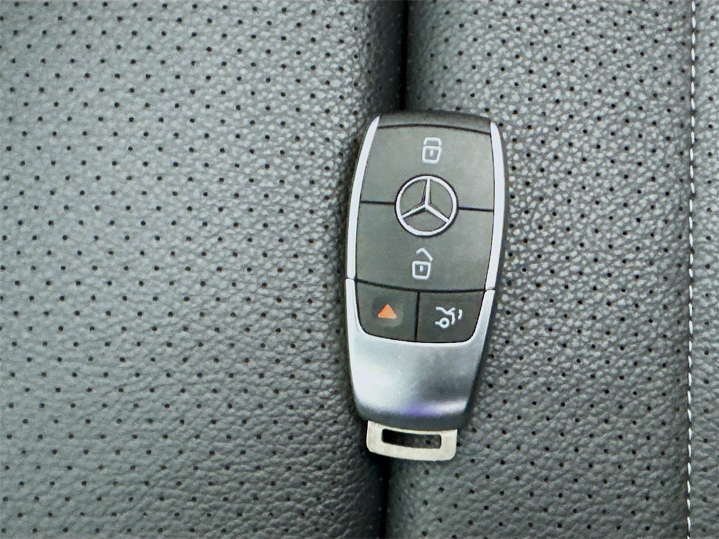 Used 2023 Mercedes-Benz C 300 4MATIC Cabriolet w/ Parking Assistance Package image 32