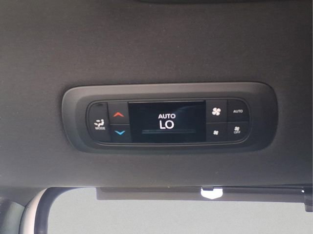 Used 2026 Chrysler Pacifica Select FWD image 21