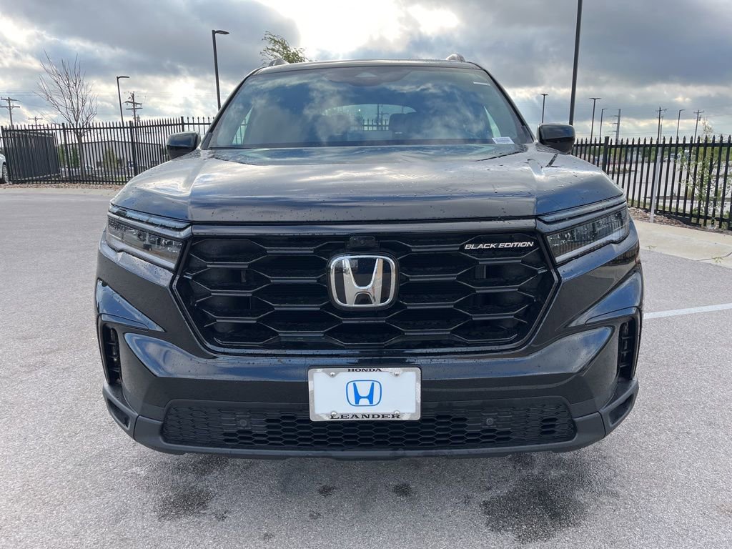 Certified 2025 Honda Pilot Black Edition image 2