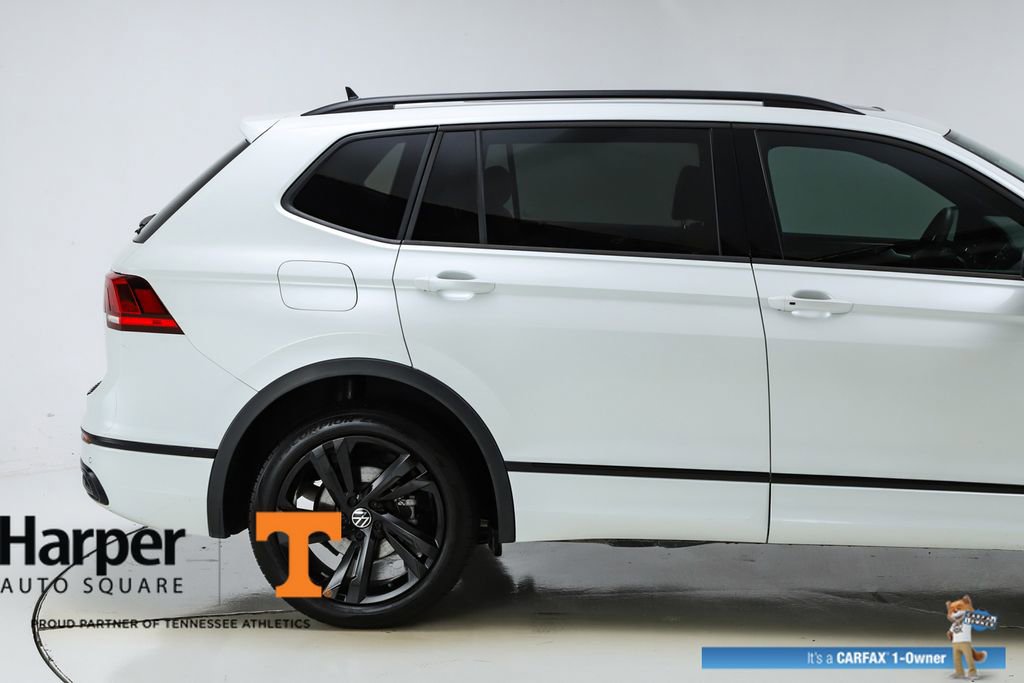 Used 2023 Volkswagen Tiguan SE R-Line image 11