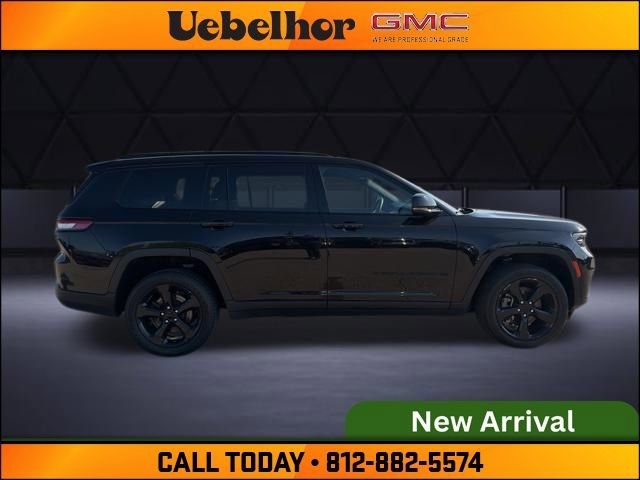 Used 2023 Jeep Grand Cherokee L Laredo image 3