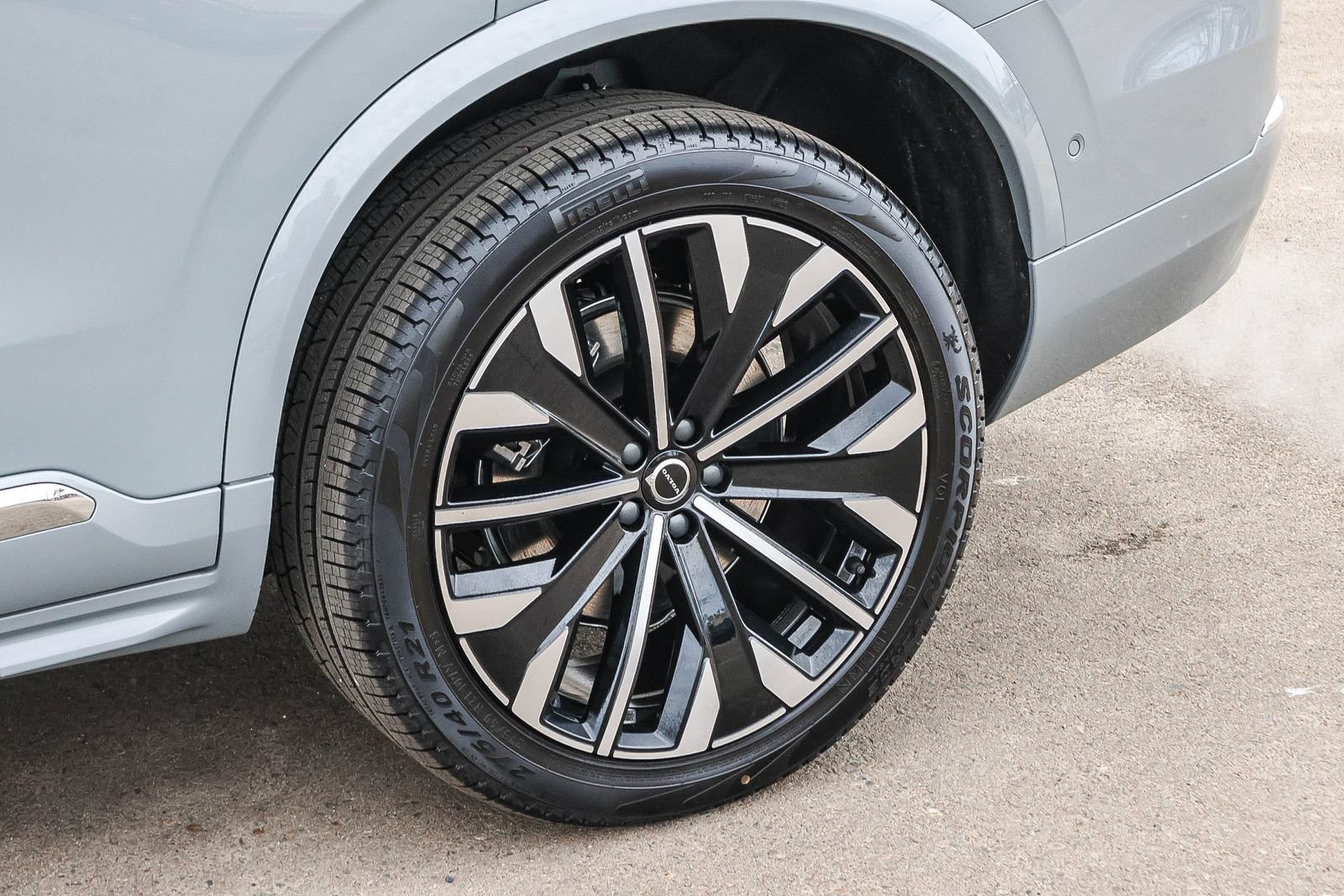 New 2026 Volvo XC90 T8 Ultra w/ Protection Package Premier AWD/4WD image 10