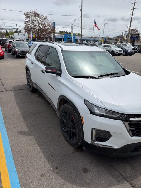 Certified 2023 Chevrolet Traverse Premier w/ Redline Edition AWD/4WD image 3