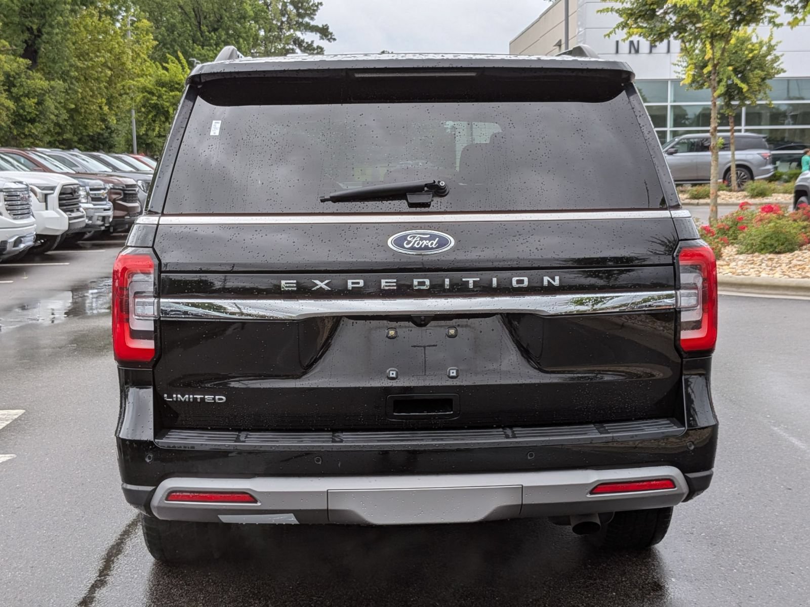 Used 2024 Ford Expedition Limited RWD image 4