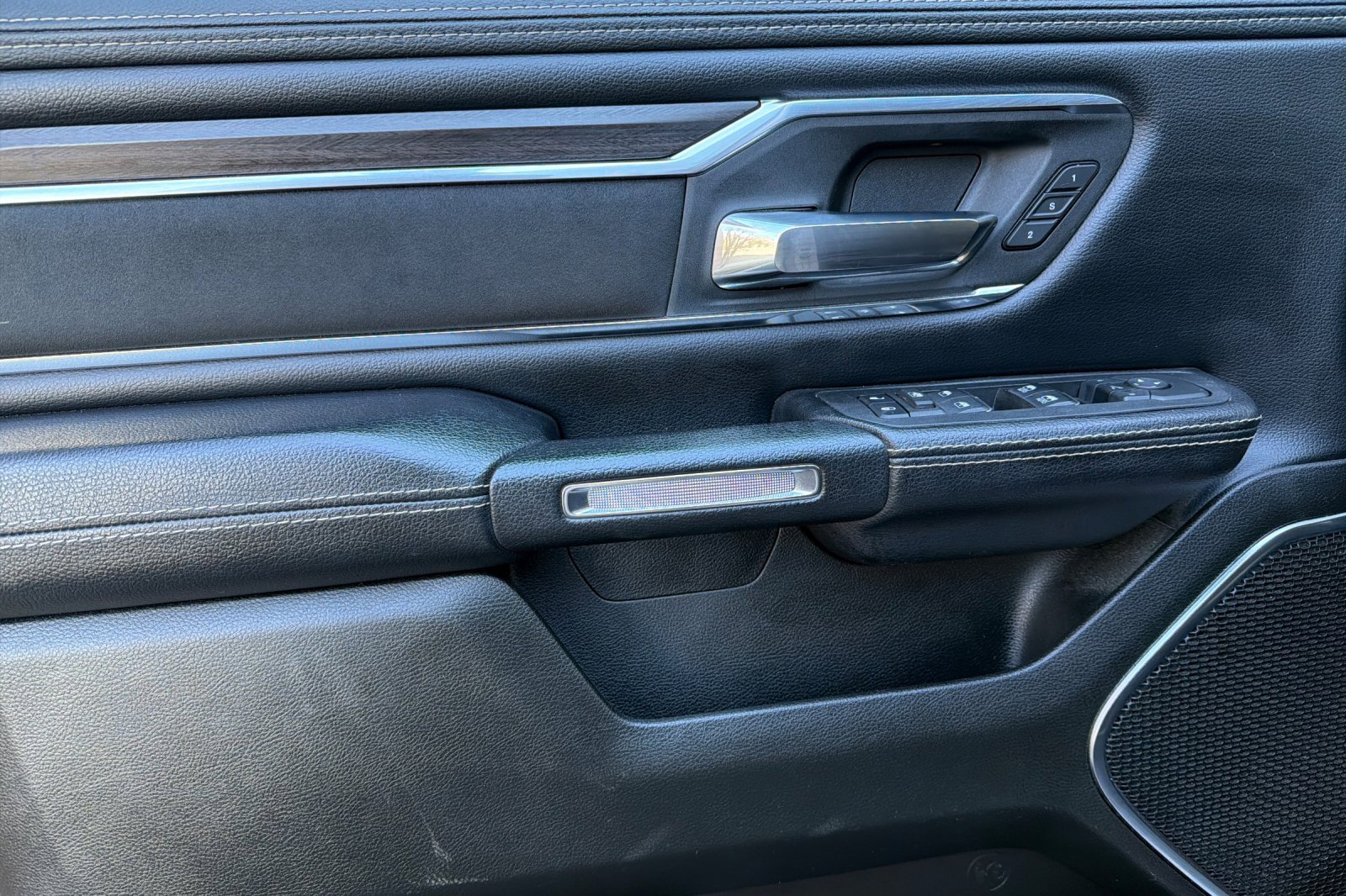 Used 2025 RAM 1500 Laramie image 11