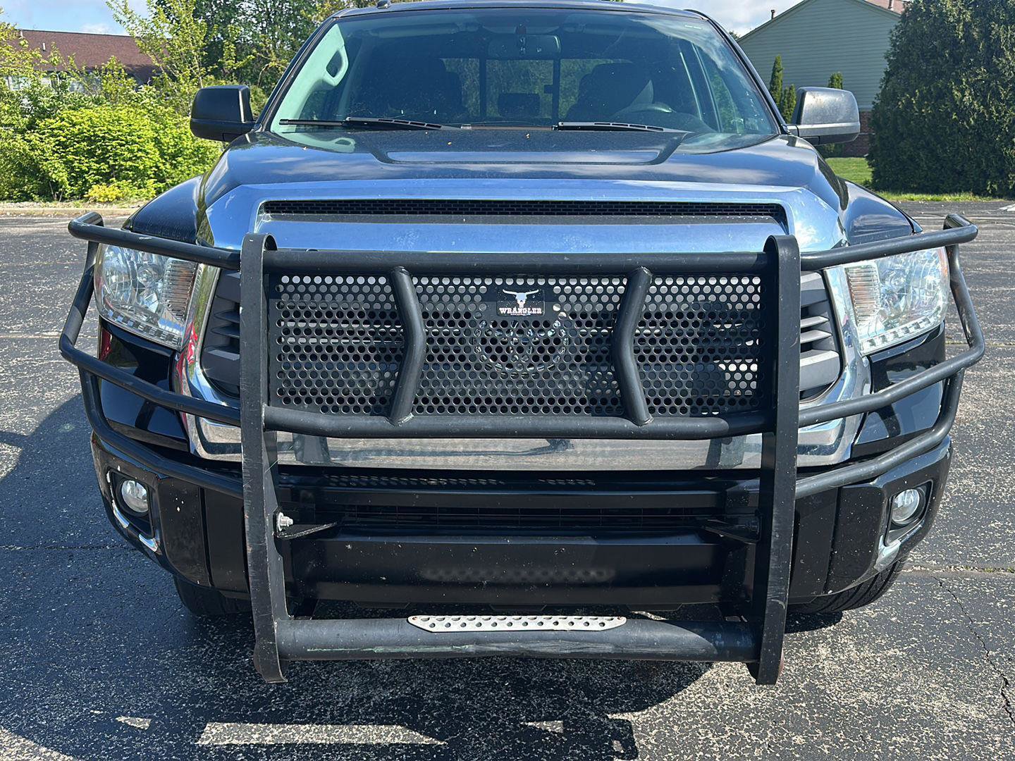 Used 2014 Toyota Tundra SR5 w/ SR5 Upgrade Package AWD/4WD image 2