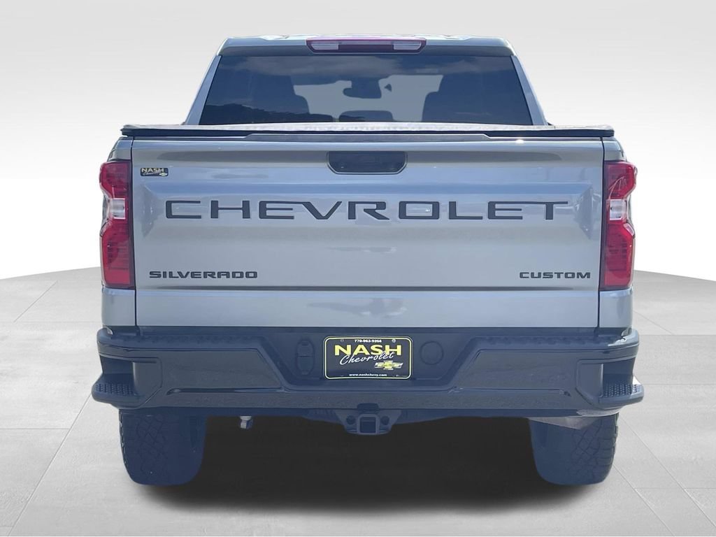 Used 2024 Chevrolet Silverado 1500 Custom Trail Boss w/ Turbomax Blackout Package AWD/4WD image 4
