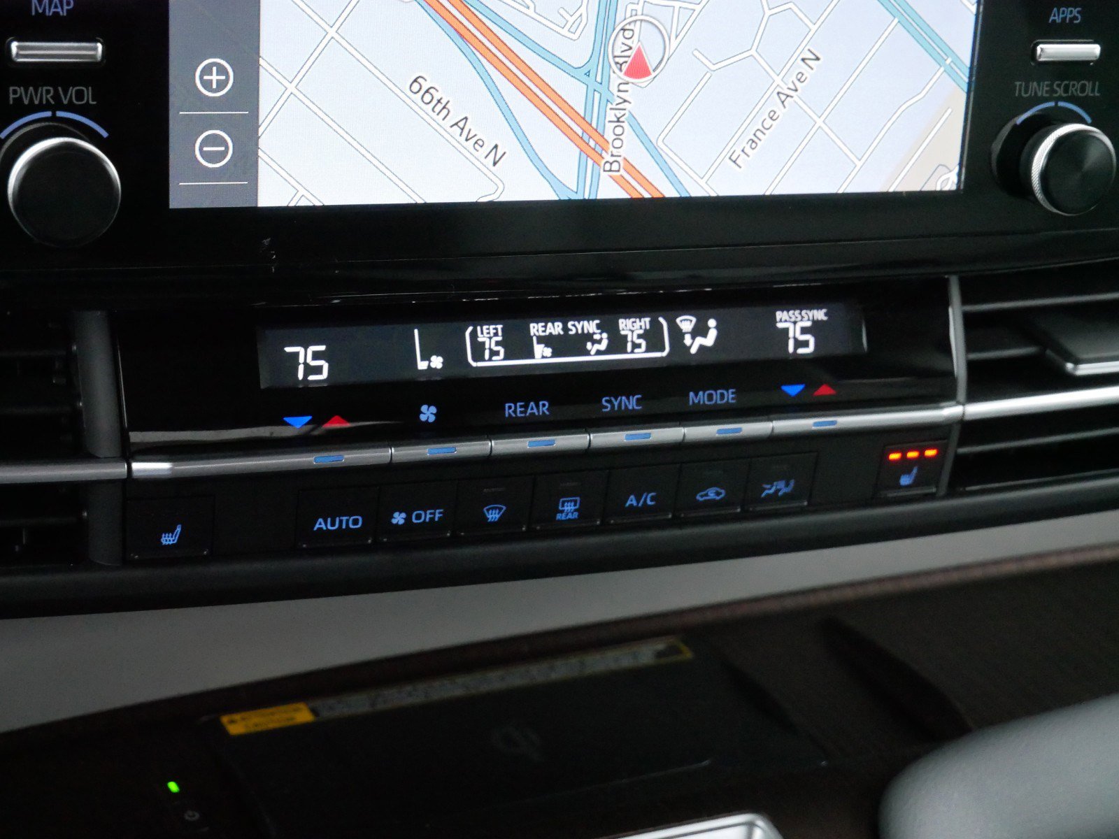 New 2024 Toyota Sienna XLE image 23