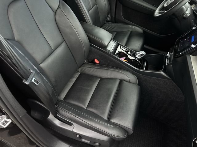 Used 2023 Volvo XC40 B5 Plus w/ Driver Assist Package AWD/4WD image 27