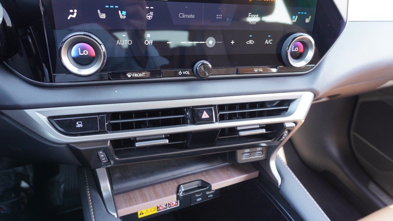 Certified 2025 Lexus RX 350 Premium Plus w/ Accessory Package (Z1) FWD image 18