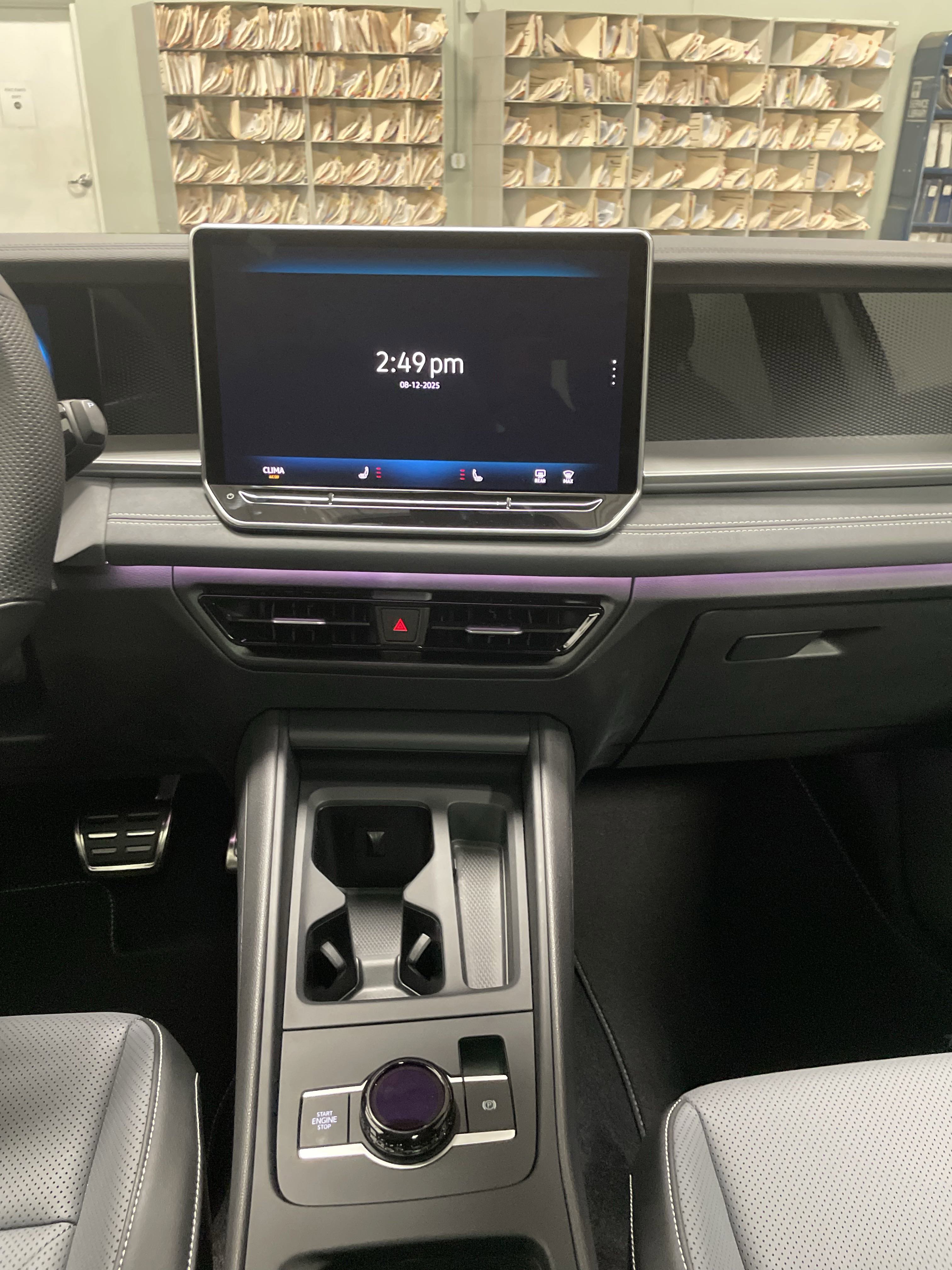 New 2025 Volkswagen Tiguan SE R-Line image 14