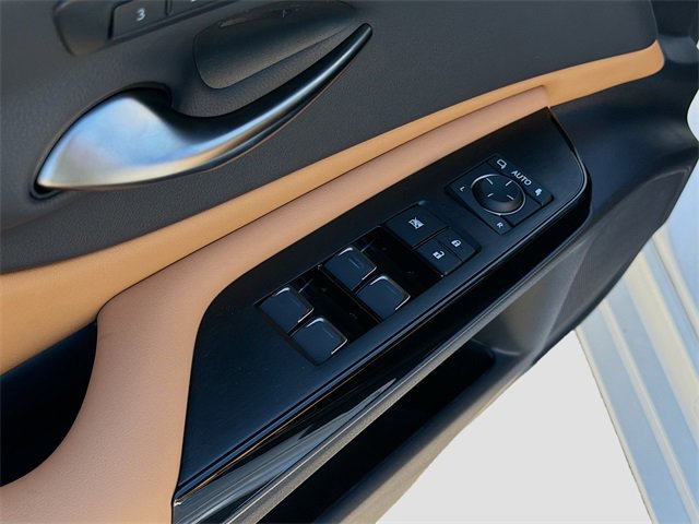 New 2025 Lexus ES 350 Ultra Luxury image 22