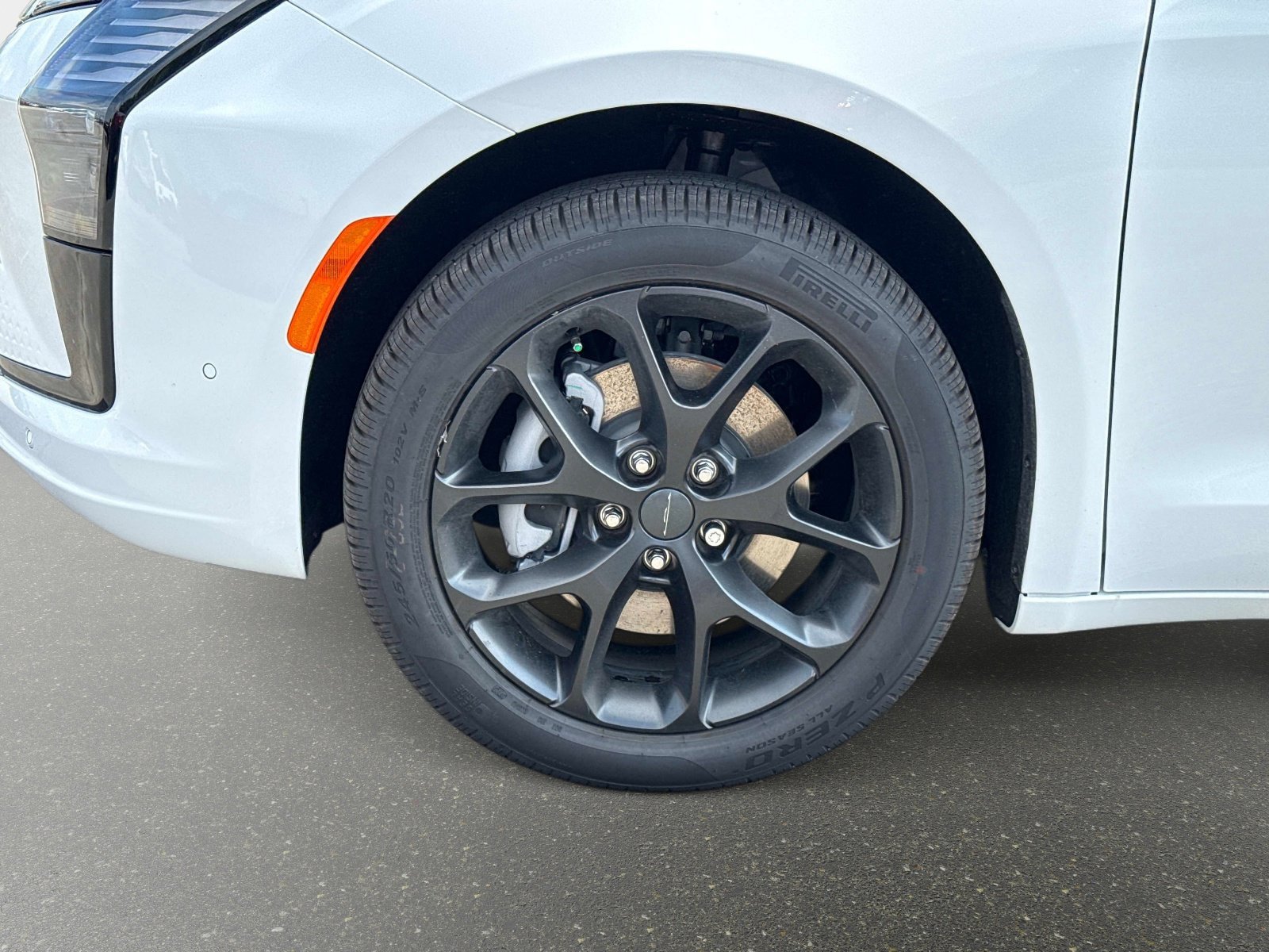 New 2027 Chrysler Pacifica Limited AWD/4WD image 11