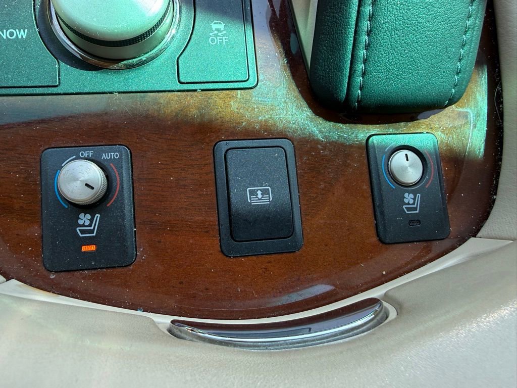 Used 2016 Lexus LS 460 w/ Comfort Package image 23