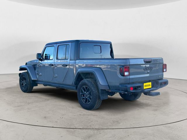 Used 2023 Jeep Gladiator Sport image 3