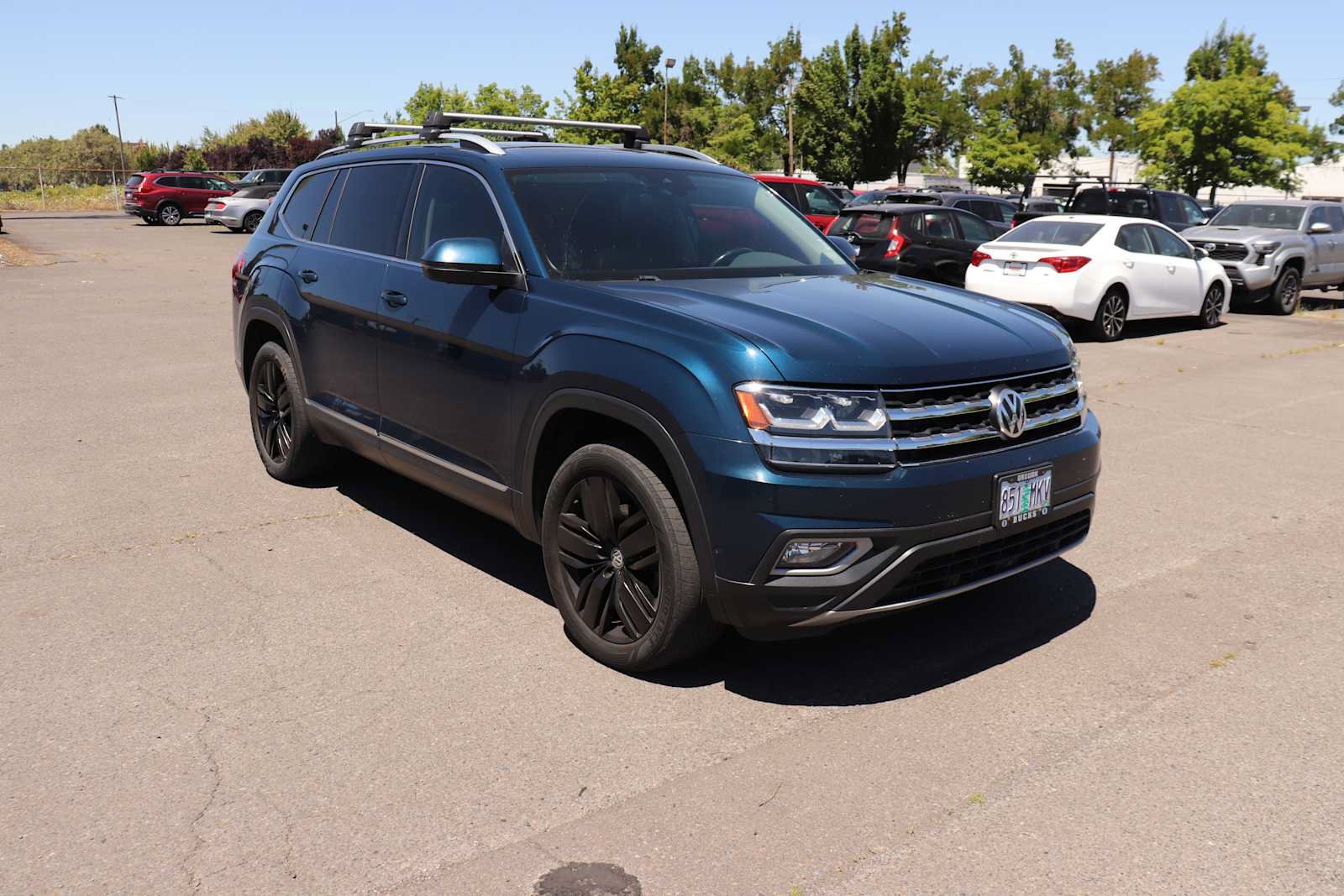 Used 2018 Volkswagen Atlas SEL Premium AWD/4WD image 3