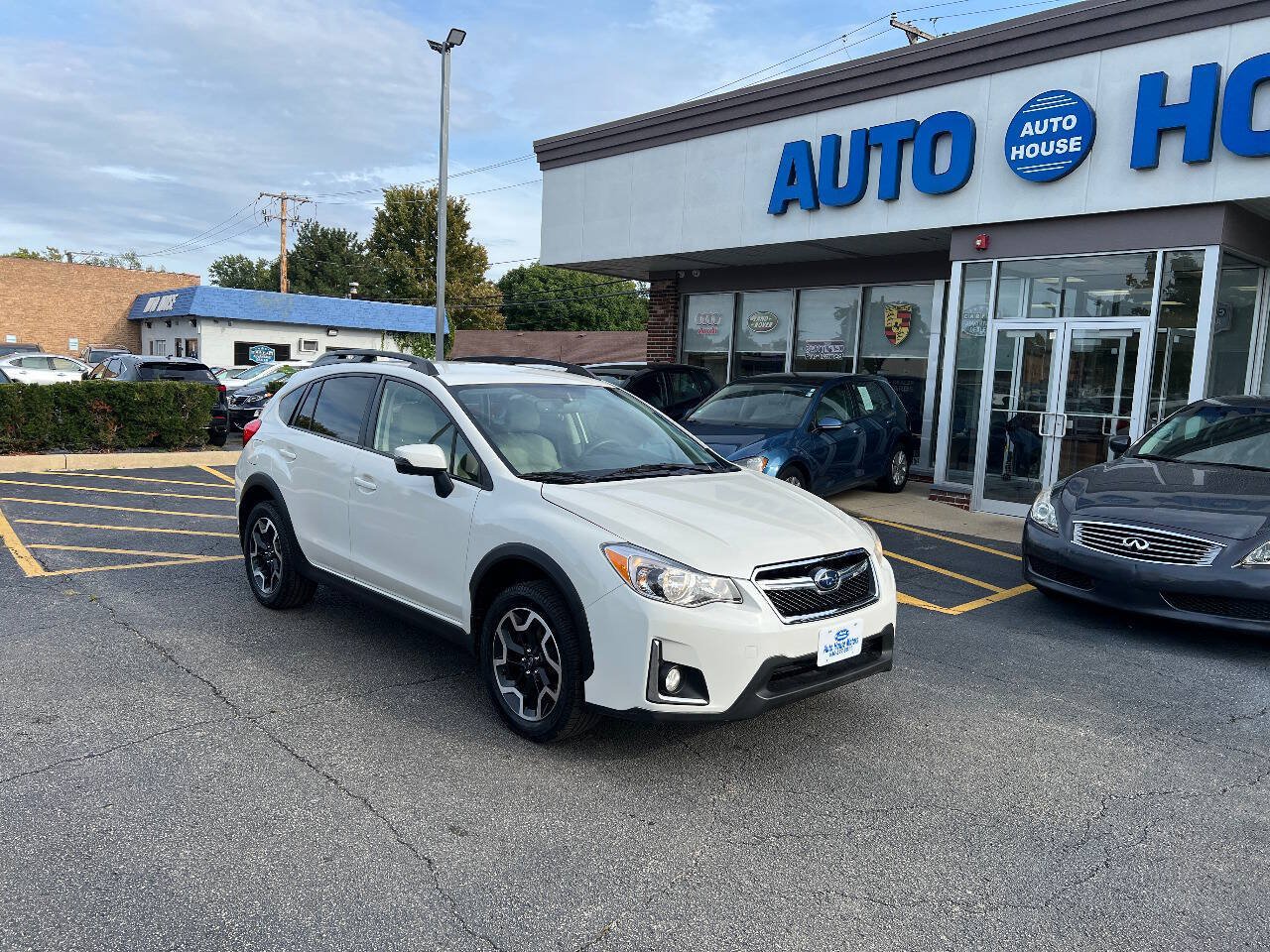 Used 2017 Subaru Crosstrek 2.0i Limited w/ Popular Package #2 AWD/4WD image 3