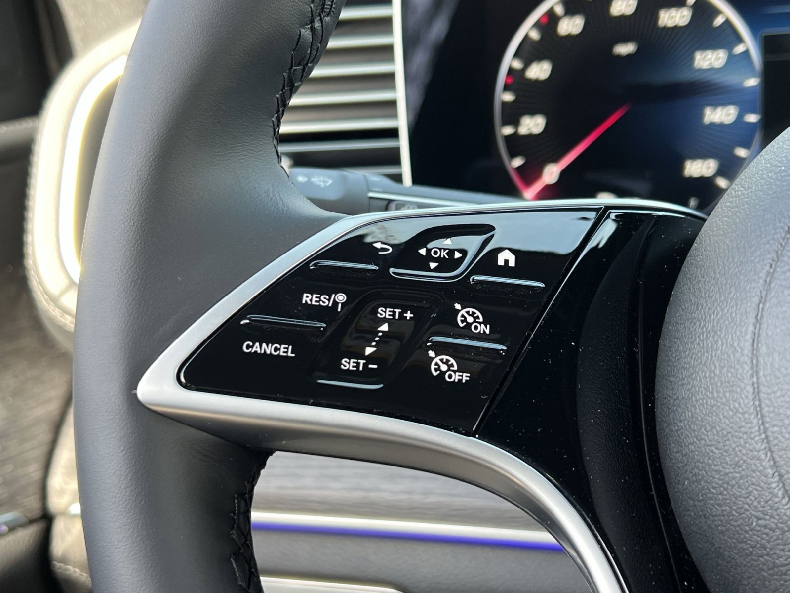 New 2026 Mercedes-Benz GLE 450 4MATIC image 32