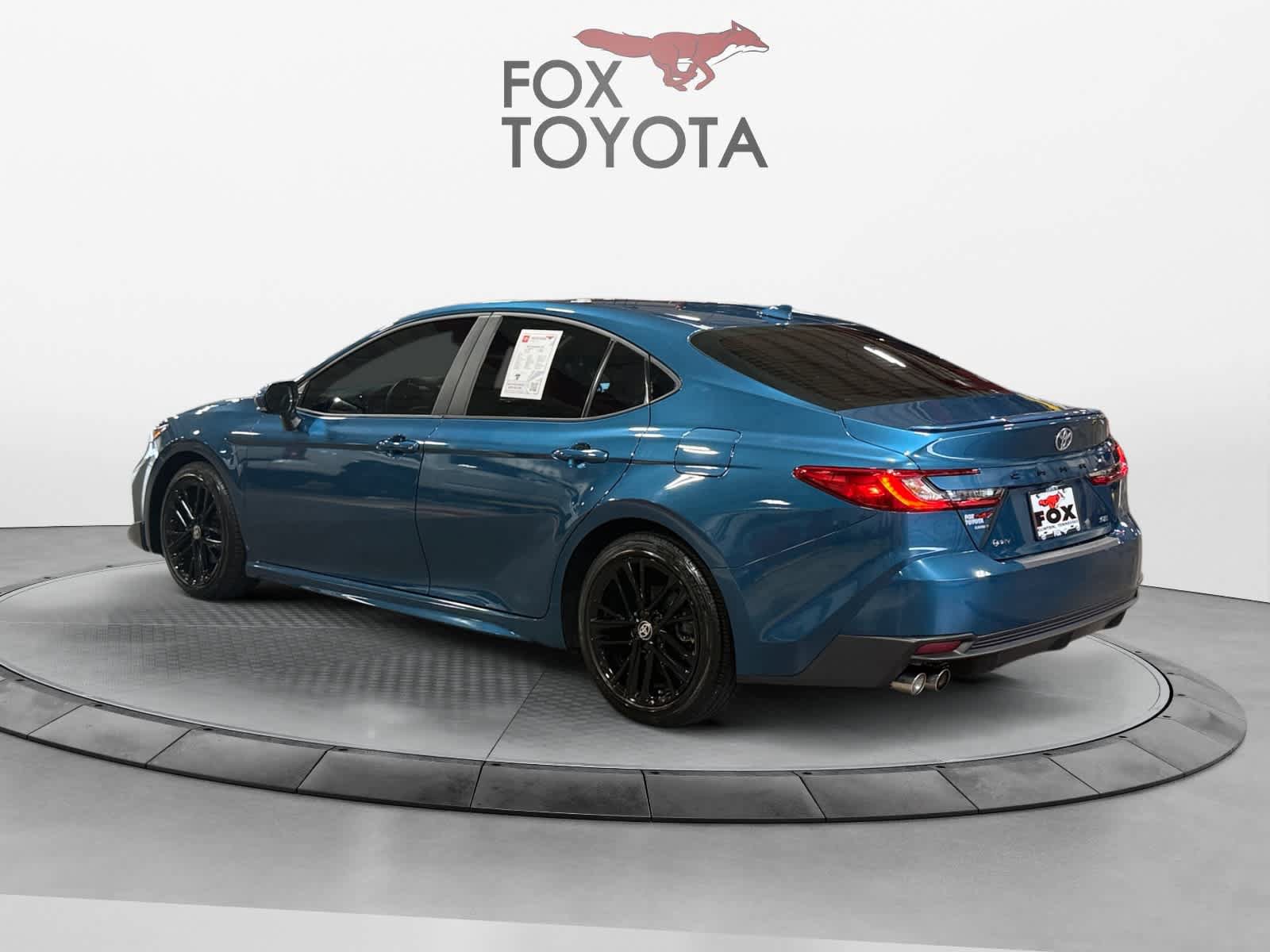 Used 2025 Toyota Camry SE FWD image 4