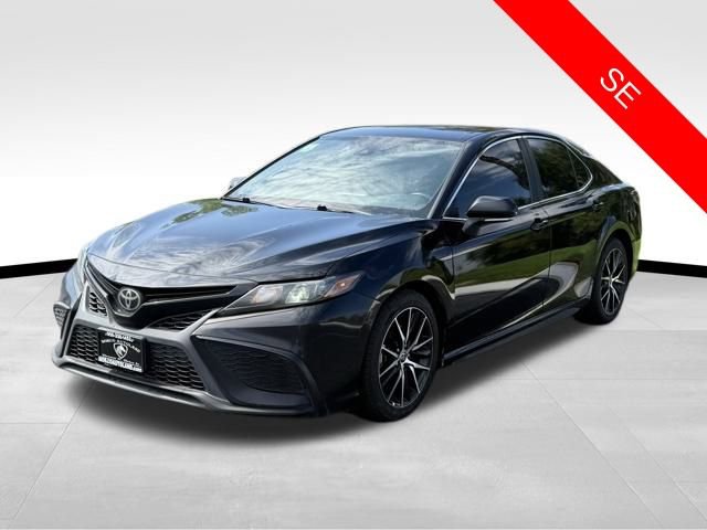 Used 2023 Toyota Camry SE w/ Convenience Package image 3