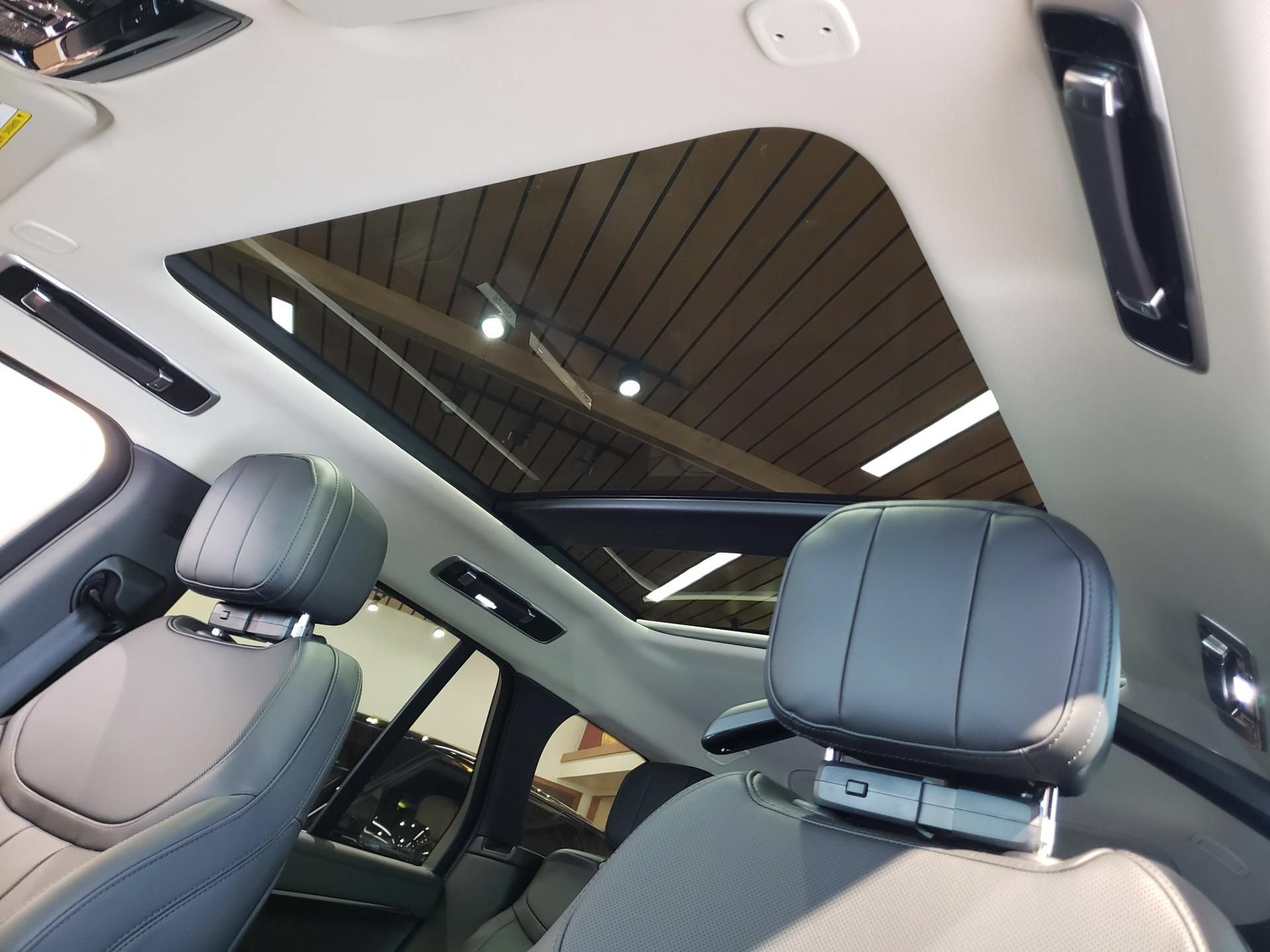 New 2026 Land Rover Range Rover SE AWD/4WD image 19