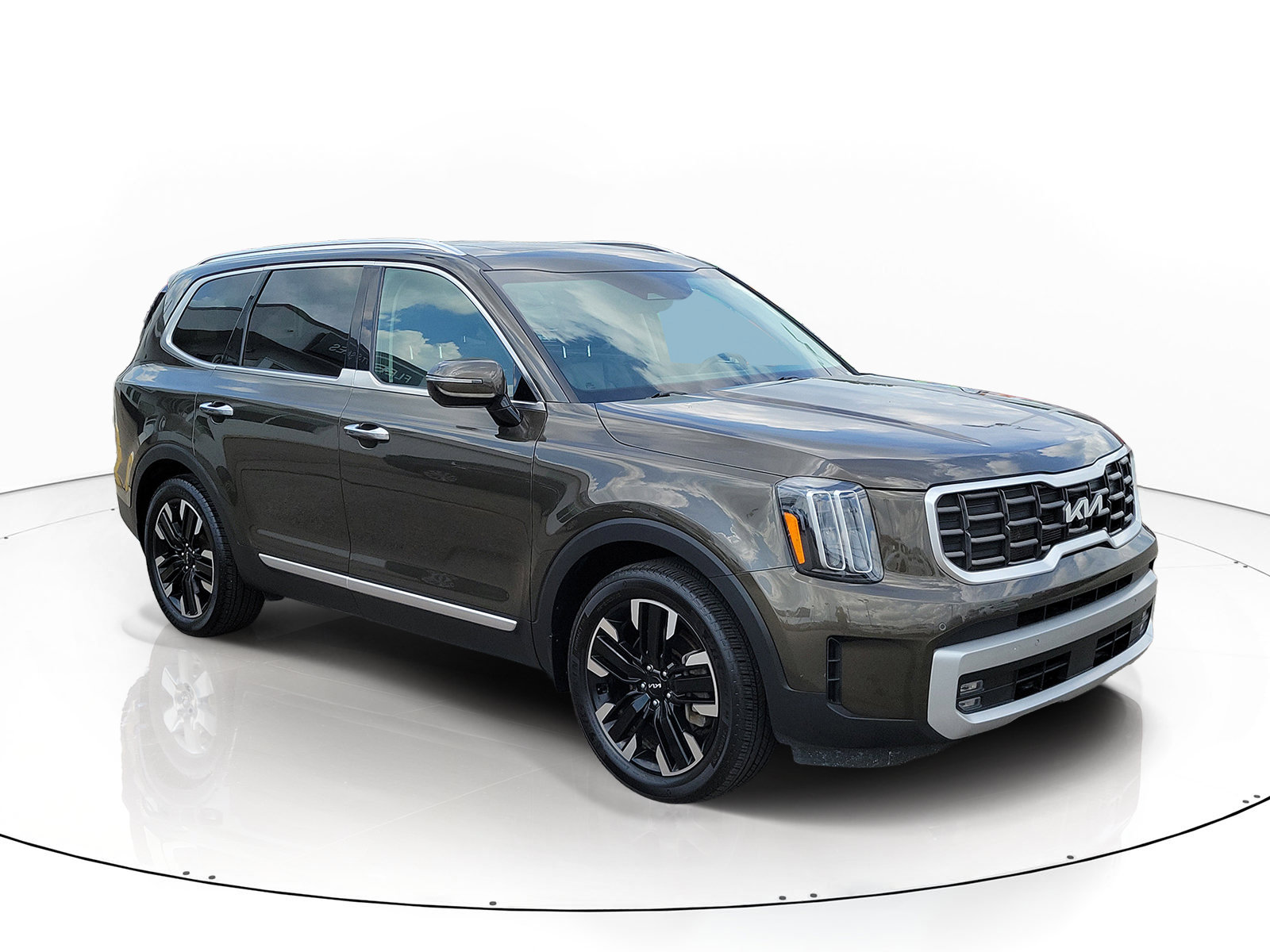Used 2023 Kia Telluride AWD image 2