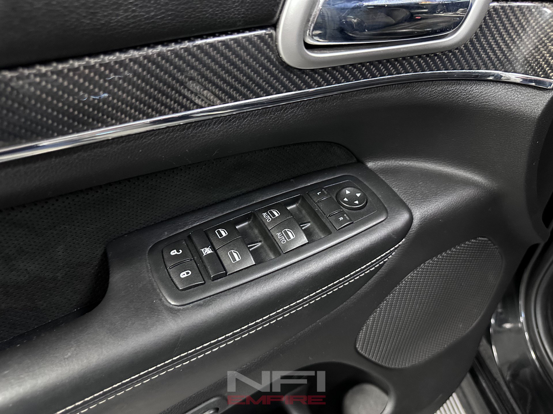 Used 2016 Jeep Grand Cherokee SRT AWD/4WD image 38
