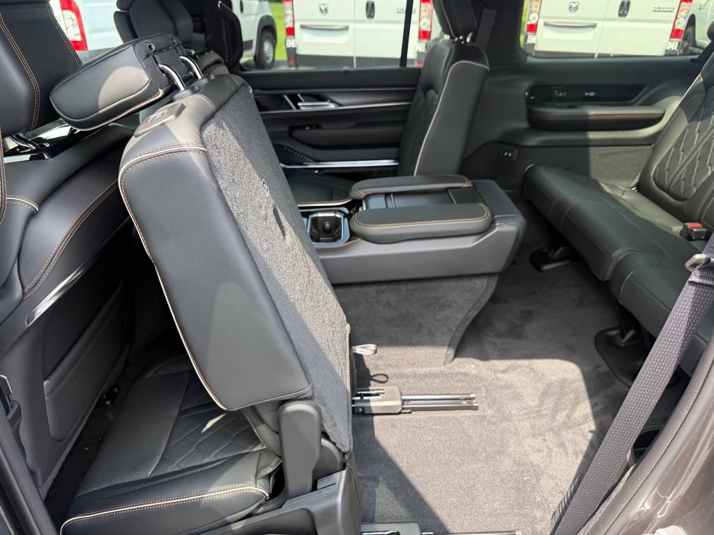 New 2026 Jeep Grand Wagoneer L Summit AWD/4WD image 34