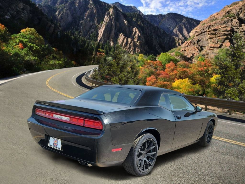 Used 2014 Dodge Challenger SXT w/ Sport Appearance Package RWD image 3