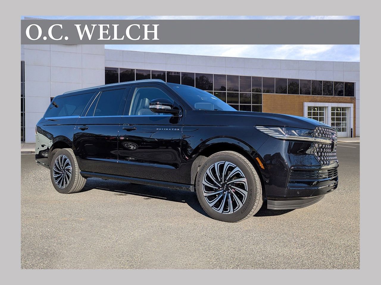 Certified 2025 Lincoln Navigator L Black Label image 1