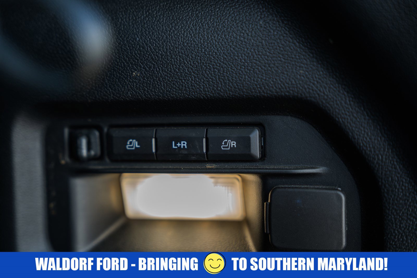 Used 2023 Ford Explorer Limited w/ Limited Technology Package AWD/4WD image 12